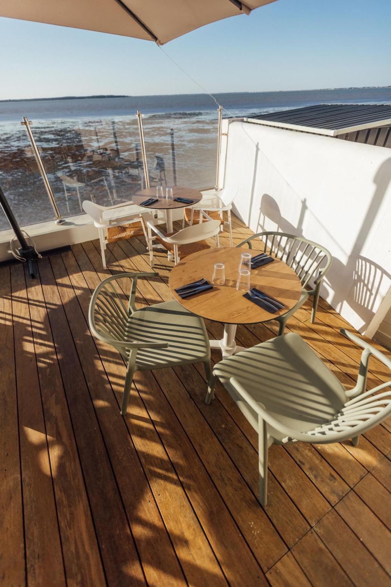 Beach Hotel - Le Grand Chalet Ronce-les-Bains Exterior photo